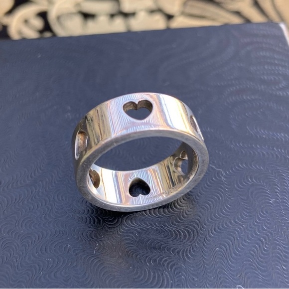 SOLD❤️ Rare Vintage Authentic Tiffany & Co. Sterling Silver Open Heart Band Ring - Picture 4 of 10